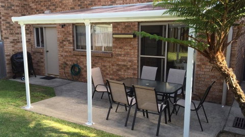 'Lighthouse Palms' - Accommodation in Brisbane 0