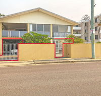 'Mooring One Downstairs' 23 Shoal Bay Rd - Fantastic ground floor duplex with views WIFI and Air Conditioning - Accommodation in Brisbane