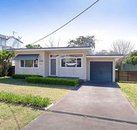 'Shoalz' 28 Rigney Street - Renovated Pet Friendly Cottage  Boat Parking - Accommodation in Brisbane