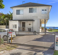 'Yacaaba' Beautiful Waterfront Location - Accommodation in Brisbane