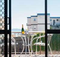 1 'BAHIA' 47 RONALD AVE - GREAT LOCATION WITH FILTERED WATER VIEWS - Accommodation in Brisbane