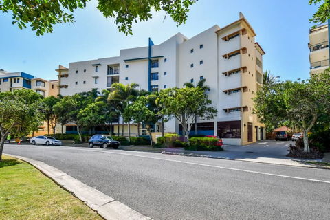 1 Bedroom - Private Managed Resort Pool And Beach - Alex - Accommodation in Brisbane 1