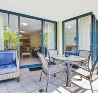 1 Bedroom - Private Managed Resort Pool and Beach - Alex - Accommodation in Brisbane