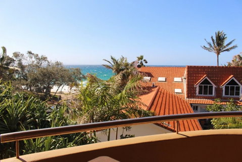 1/9 Marine Parade, Wategos Beach - Beachbound - Accommodation in Brisbane 0