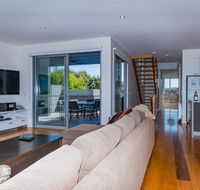 10 Sands Bvd - Accommodation in Brisbane