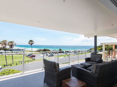 12 Cliff Road - Accommodation in Brisbane 1