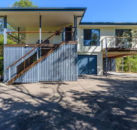 12 Ibis Court - Highset beach house with natural bushland gardens and covered decks - Accommodation in Brisbane