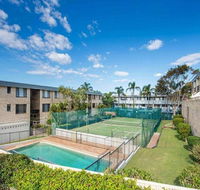 14 'THE DUNES' 38 MARINE DR - LARGE UNIT WITH POOL TENNIS COURT AND DIRECTLY ACROSS FROM FINGAL - Accommodation in Brisbane