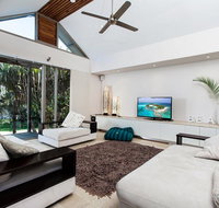 18A Childe Street Belongil Beach - Belongil Beach Pavilion House - Accommodation in Brisbane
