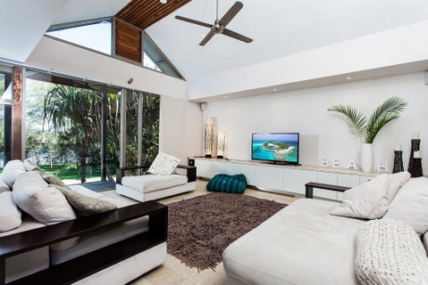 18A Childe Street, Belongil Beach - Belongil Beach Pavilion House - Accommodation in Brisbane 0