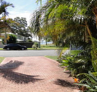 2 'Copacabana' 61 Sandy Point Road - cute unit with water views from the balcony - Accommodation in Brisbane
