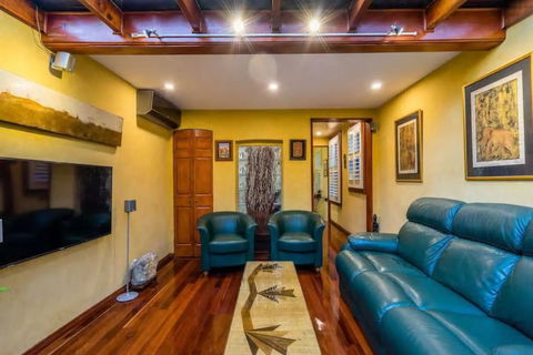 2 Bed Renovated Terrace - Erskinville - Accommodation in Brisbane 3