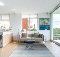 2 Bedroom Apartment with Bay View - Accommodation in Brisbane
