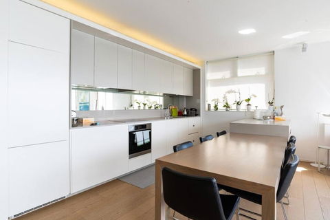 2 Bedroom Apartment With Bay View - Accommodation in Brisbane 1