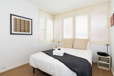 2 Bedroom Apartment With Bay View - Accommodation in Brisbane 3
