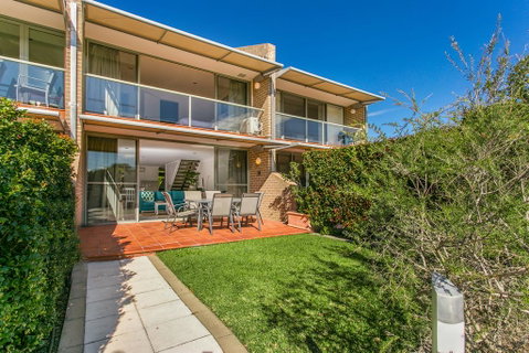 2 James Cook Apartments - Accommodation in Brisbane 3