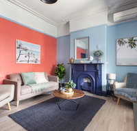 2-Bed Apartment Metres From Coogee Beach and Dining - Accommodation in Brisbane