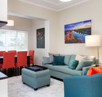 2-Bed Balmain Retreat with Outdoor Patio - Accommodation in Brisbane