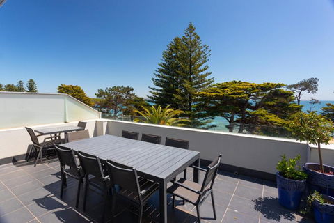 C-Scape Penthouse - Cowes Beach Front - Accommodation in Brisbane 0