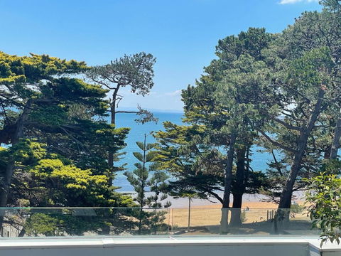 C-Scape Penthouse - Cowes Beach Front - Accommodation in Brisbane 1