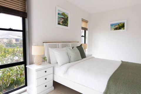 CABA17 - Waterfront Home With A Pool! - Accommodation in Brisbane 3