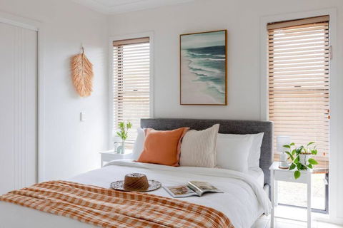 CABA17 - Waterfront Home With A Pool! - Accommodation in Brisbane 4