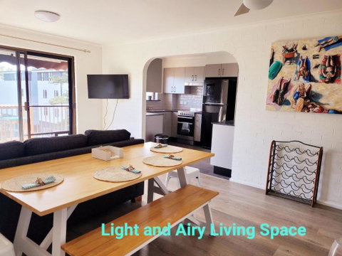 Deck 10 - Linen Supplied - Accommodation in Brisbane 3
