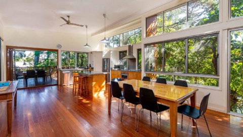 Decked Out For A Fantastic Holiday - Winnett St, Woorim (Upstairs Only) - Accommodation in Brisbane 3
