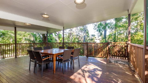 Decked Out For A Fantastic Holiday - Winnett St, Woorim (Upstairs Only) - Accommodation in Brisbane 4