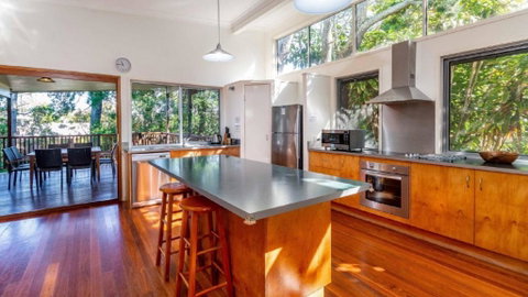Decked Out For A Fantastic Holiday - Winnett St, Woorim (Upstairs Only) - Accommodation in Brisbane 2