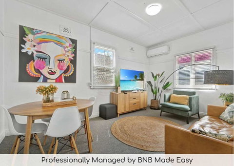 Dejorja Studio - CBD, Eclectic Retreat For 2 - Accommodation in Brisbane 0
