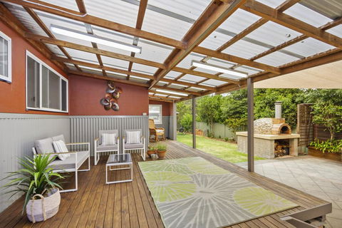 3 Macleay St, Narrawallee - Accommodation in Brisbane 3