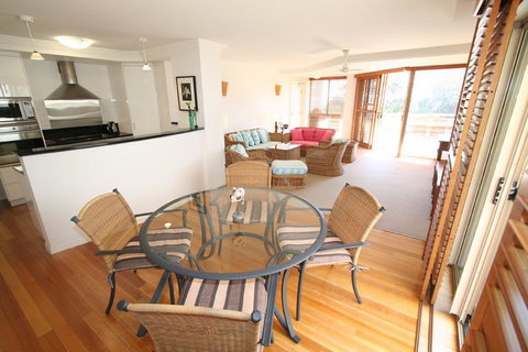 3/54 Lawson St - The Palms 3 - Accommodation in Brisbane 2