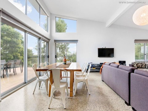 4 King Or 8 Single Beds WiFi, Netflix, Pet Friendly - Accommodation in Brisbane 3