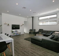 43B Twynam Street - The Falls on Twynam - Accommodation in Brisbane