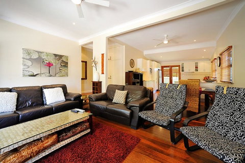 44 Ruskin Street, Byron Bay - Ruskins Retreat - Accommodation in Brisbane 2