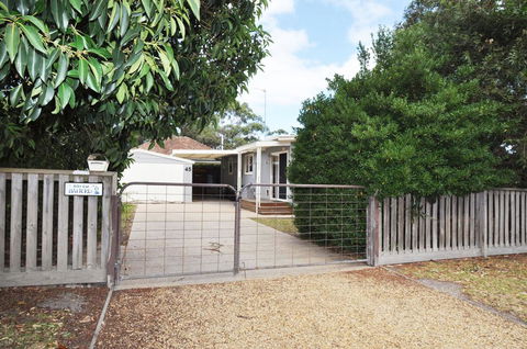45 HALFORD - PET FRIENDLY - Accommodation in Brisbane 0