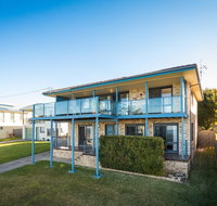 45 Hillside Cres Beach House - Accommodation in Brisbane