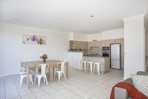 5/14 Dolphin St- Dolphin 5 At Ulladulla - Accommodation in Brisbane 3