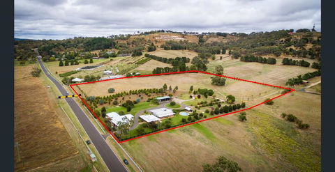 505 CONROD STRAIGHT MOUNT PANORAMA - Accommodation in Brisbane 0