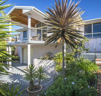 58 Seaview St - Summer Days - Accommodation in Brisbane