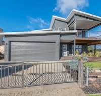 7 Graydens Road Ventnor with Spectacular views - Accommodation in Brisbane