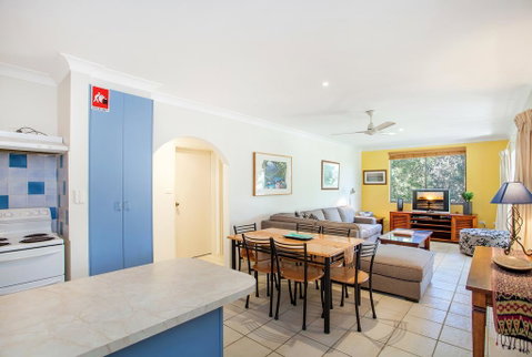 70 Lawson Street@Clarkes Beach - Accommodation in Brisbane 3