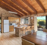 75 River Rd - Tabourie Hideaway - Accommodation in Brisbane