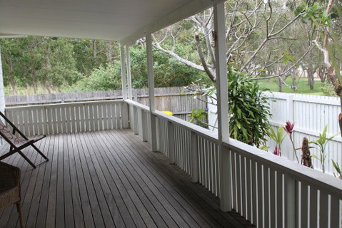 77 Butler Street, Byron Bay - Lantana Beach House - Accommodation in Brisbane 1
