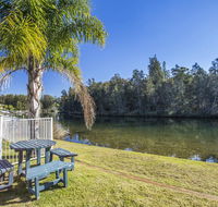 77 Lake Entrance Rd - Waterfront Wonder - Accommodation in Brisbane