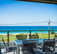 81 Dalmeny Drive - Beach House - Accommodation in Brisbane