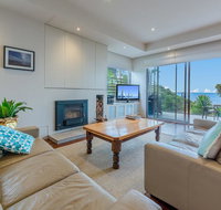 9 Charmandene on the Beach - Accommodation in Brisbane