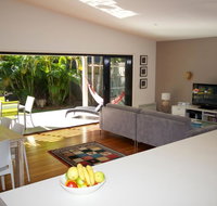 LIZZIE - Accommodation in Brisbane