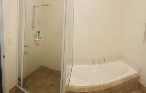 A Better Life Animal Sanctuary FarmStay - Private Two-Bedrooms, Lounge Room & Bathroom & Toilet, Shared Kitchen - Accommodation in Brisbane 1